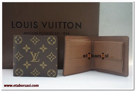 louis vuitton cüzdan.